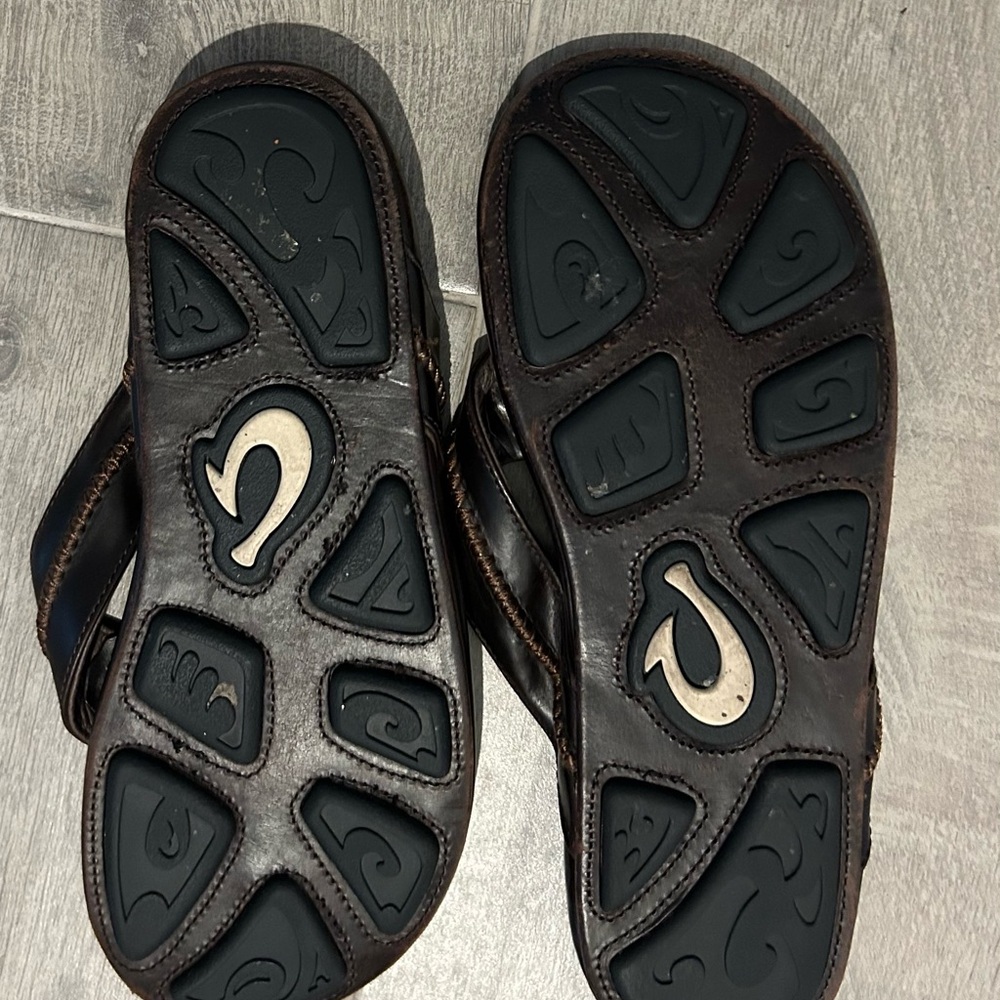 Men's Brown Leather OluKai Sandals Flip Flops PLEASE READ - Picture 4 of 4